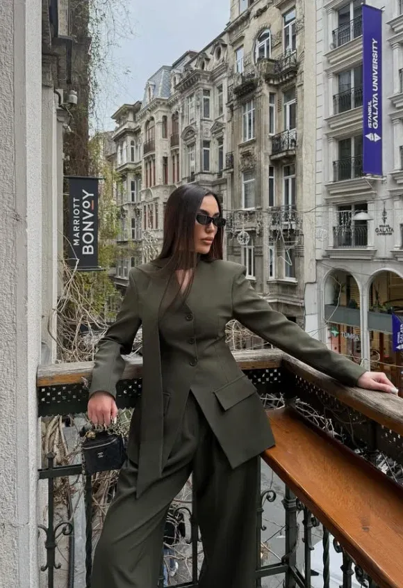 The Executive Wide-Leg Jacket & Pants Set
