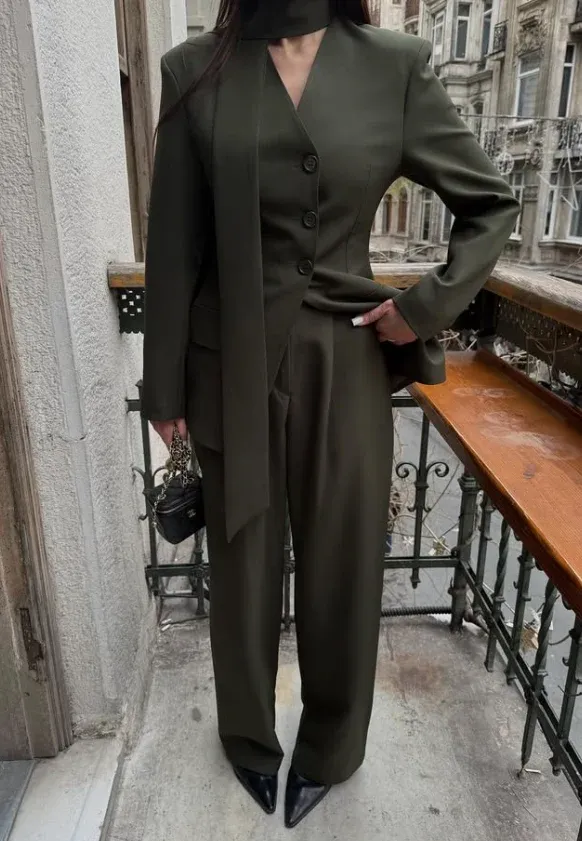 The Executive Wide-Leg Jacket & Pants Set
